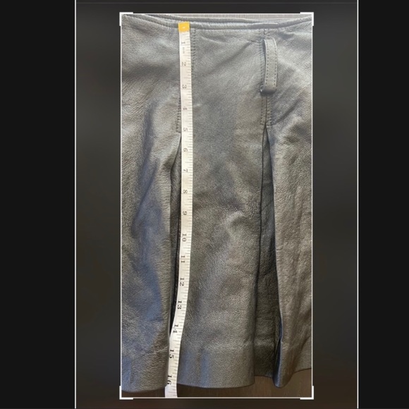 Trend Alert 🖤 Black Leather Pleated Mini Skirt - Picture 7 of 9